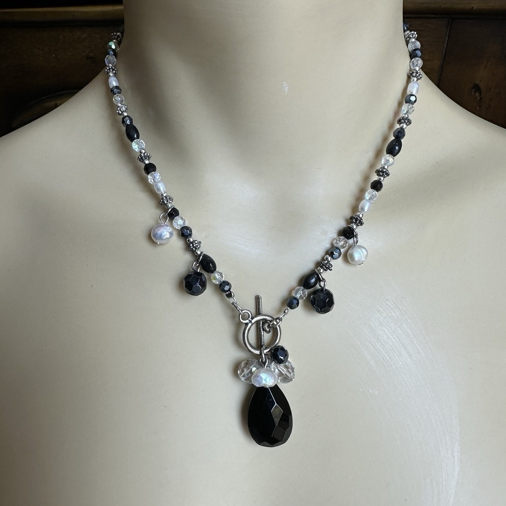 VTG Beaded Necklace 16 Inch Teardrop Crystal Hematite Faux Pearls Front‎ Toggle